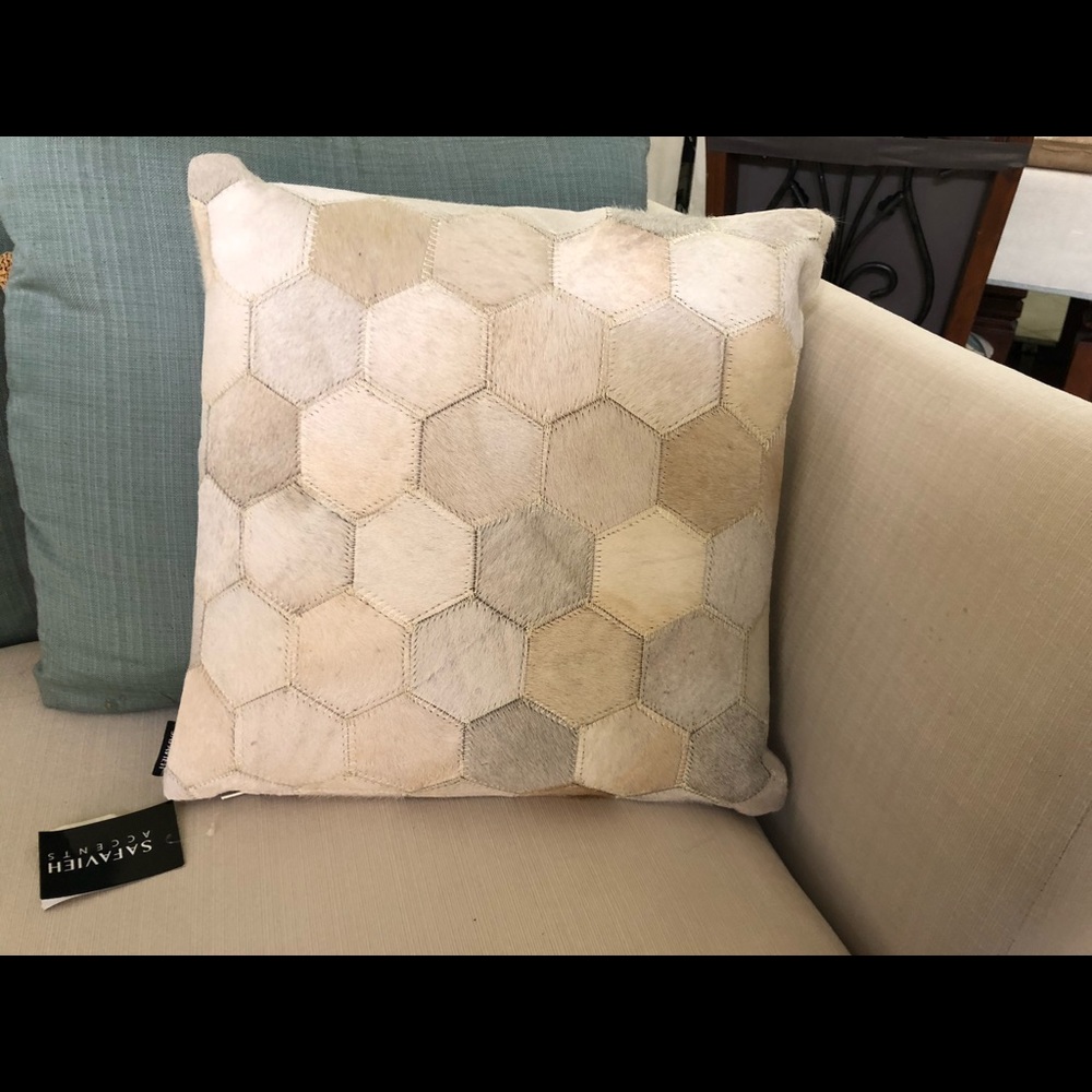 Decorative pillow
